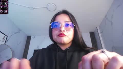 Shantall online show from 10.17.25