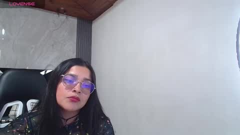Shantall online show from 10.20.25