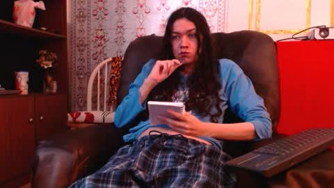 Snapshot of shanyferrati chatting on 02.23.25 SHANYF online show from 02.23.25