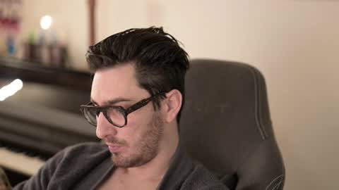 frenchy boy online show from 12.18.25