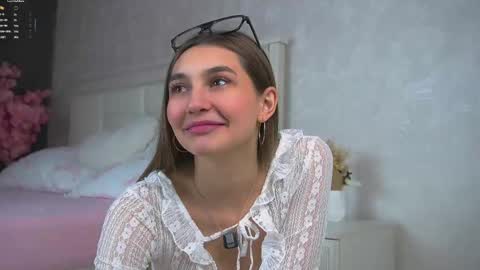 Snapshot of shararubert chatting on 02.08.26 Ellysa and Mila online show from 02.08.26