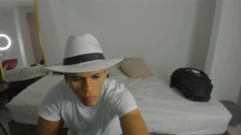 shark_boy21 online show from 02.14.26