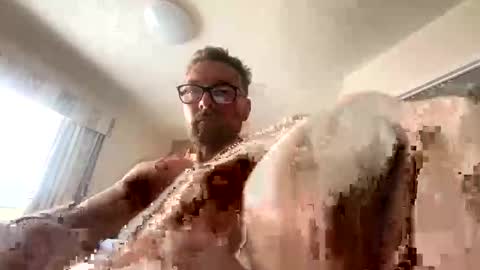 Snapshot of sharksboy16 chatting on 09.16.25 Sharksboy online show from 09.16.25