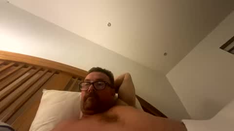 Snapshot of sharksboy16 chatting on 10.06.25 Sharksboy online show from 10.06.25