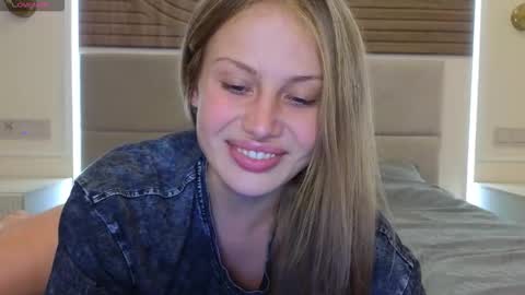 Snapshot of sharleenproject chatting on 01.12.26 Sharleen online show from 01.12.26