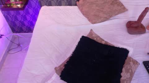 Sharom  online show from 02.14.25