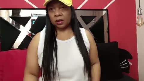 Snapshot of sharon_noa chatting on 02.18.26 Sharon Noa online show from 02.18.26