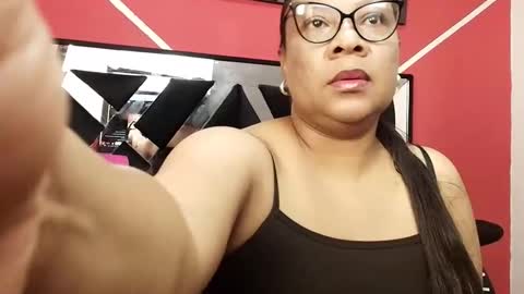 Snapshot of sharon_noa chatting on 02.20.26 Sharon Noa online show from 02.20.26