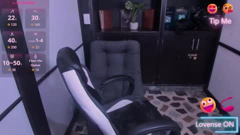 sharonqueen1_ online show from 11.13.25