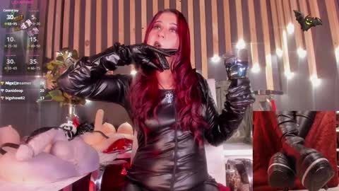 Snapshot of sharoon_gold chatting on 01.17.25 Your mistress Sharon online show from 01.17.25