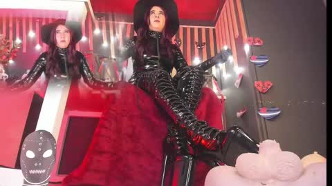 Snapshot of sharoon_gold chatting on 02.21.25 Your mistress Sharon online show from 02.21.25
