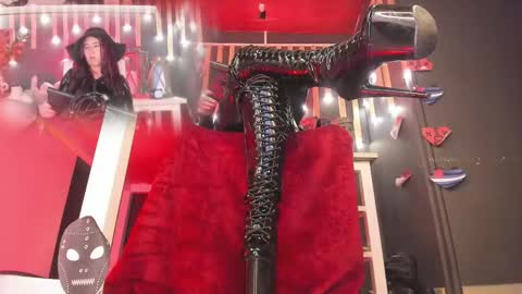 Snapshot of sharoon_gold chatting on 02.25.25 Your mistress Sharon online show from 02.25.25