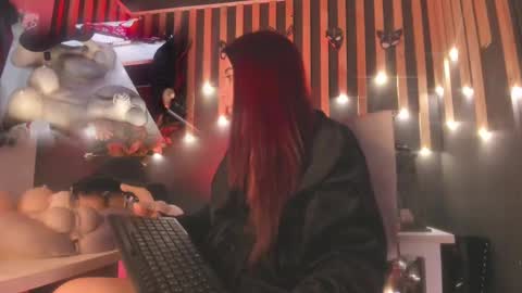 Snapshot of sharoon_gold chatting on 03.04.25 Your mistress Sharon online show from 03.04.25