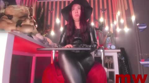 Snapshot of sharoon_gold chatting on 03.11.25 Your mistress Sharon online show from 03.11.25