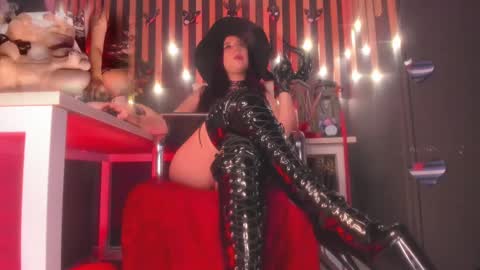 Snapshot of sharoon_gold chatting on 03.11.25 Your mistress Sharon online show from 03.11.25