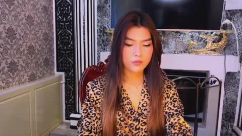 Snapshot of shauntawoten chatting on 04.08.26 Maya online show from 04.08.26