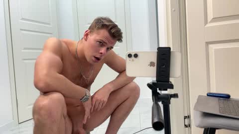 Snapshot of shavarace1 chatting on 12.10.24 cumshoters online show from 12.10.24