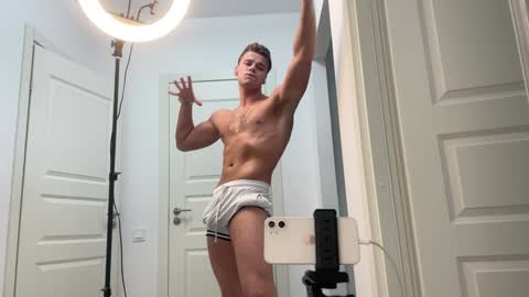 Snapshot of shavarace1 chatting on 01.13.25 cumshoters online show from 01.13.25