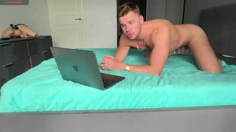 Snapshot of shavarace1 chatting on 03.07.25 cumshoters online show from 03.07.25