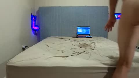 Snapshot of shave_deeez chatting on 11.22.25 shave deeez online show from 11.22.25