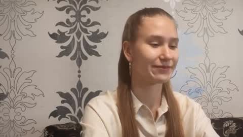 Mila Darling online show from 12.21.25