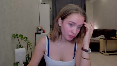 shawty__mariaa online show from 10.13.25