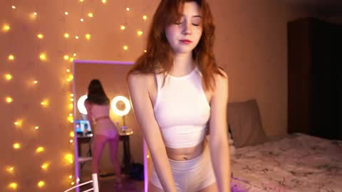 Snapshot of shawty_girl_ chatting on 02.05.25 Sonya online show from 02.05.25