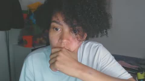 Snapshot of shayna_cute chatting on 10.21.25 Shayna online show from 10.21.25