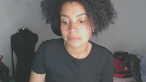 Snapshot of shayna_cute chatting on 12.02.25 Shayna online show from 12.02.25