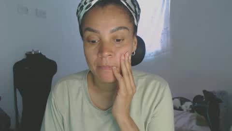 Snapshot of shayna_cute chatting on 12.02.25 Shayna online show from 12.02.25