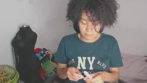 Snapshot of shayna_cute chatting on 12.05.25 Shayna online show from 12.05.25