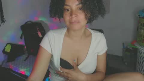 Snapshot of shayna_cute chatting on 06.12.26 Shayna online show from 06.12.26