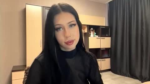 Snapshot of shaynikim chatting on 11.16.25 Dana online show from 11.16.25