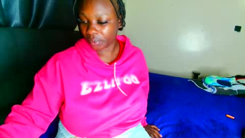 shee13 online show from 10.20.25