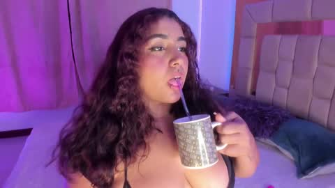 Snapshot of sheeylaroee chatting on 02.13.25 Heidy online show from 02.13.25