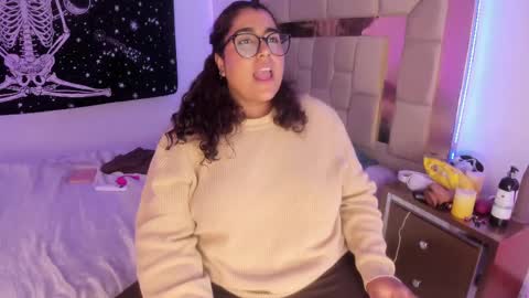 Snapshot of sheeylaroee chatting on 03.01.25 Heidy online show from 03.01.25