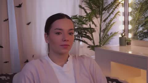 Bella  online show from 11.05.25