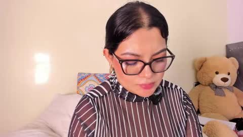 S H E L L  online show from 06.04.26