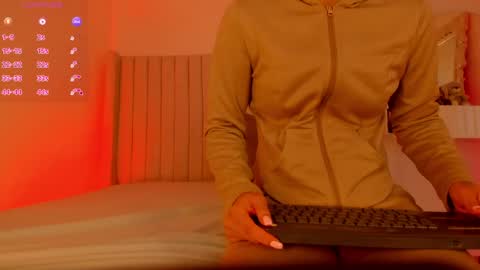 shelynna_azzul online show from 05.13.26