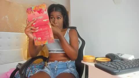 Snapshot of shenielxxx chatting on 12.05.24 shenielxxx online show from 12.05.24