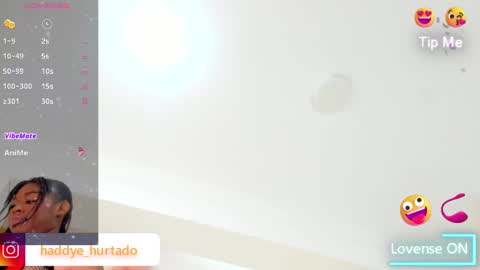 Snapshot of shenielxxx chatting on 12.17.24 shenielxxx online show from 12.17.24