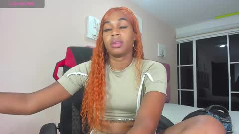 Snapshot of shenielxxx chatting on 09.10.25 shenielxxx online show from 09.10.25