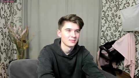 Snapshot of sherlockmax chatting on 09.26.25 Max online show from 09.26.25