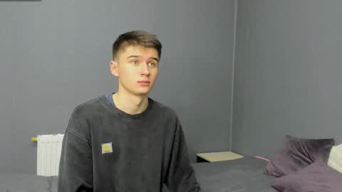 Snapshot of sherlockmax chatting on 11.14.25 Max online show from 11.14.25