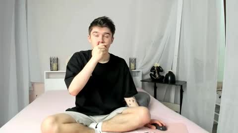 Snapshot of sherlockmax chatting on 12.20.25 Max online show from 12.20.25