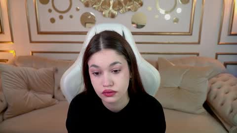 Snapshot of sheryl_elegance chatting on 01.06.25 Sheryl online show from 01.06.25