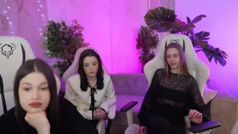 Snapshot of sheryl_elegance chatting on 02.19.25 Sheryl online show from 02.19.25