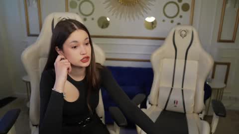 Snapshot of sheryl_elegance chatting on 03.06.25 Sheryl online show from 03.06.25