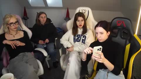 Snapshot of sheryl_elegance chatting on 10.14.25 Sheryl online show from 10.14.25