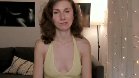 Snapshot of shesleepsnaked chatting on 06.24.26 shesleepsnaked online show from 06.24.26